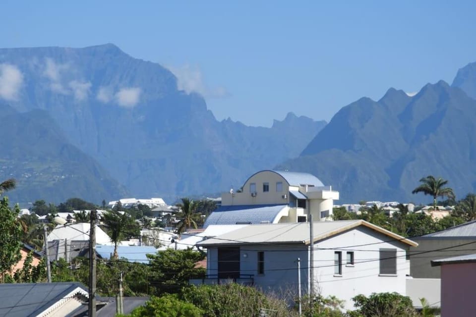 YLANG YLANG, studio de charme - piscine et parking Apartment in Réunion