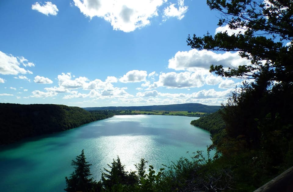 Chalet de Charme 100m² - Grand jardin - Gite les 4 saisons- Lac de chalain Chalet in Jura
