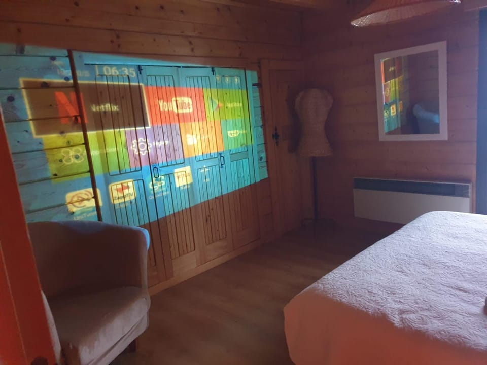 Chalet de Charme 100m² - Grand jardin - Gite les 4 saisons- Lac de chalain Chalet in Jura