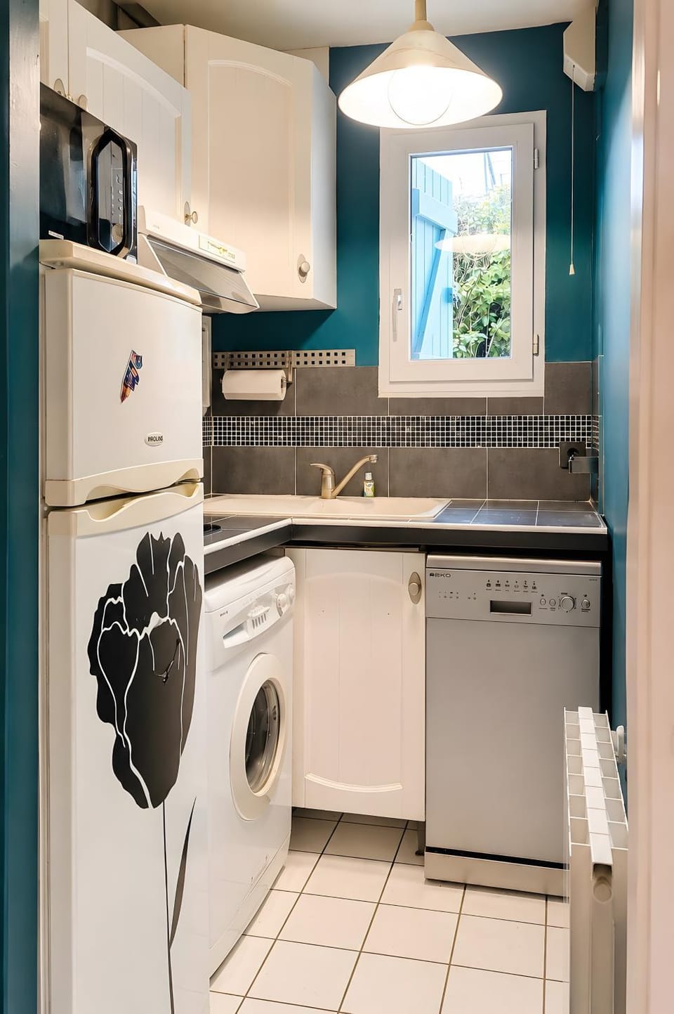 Kitchen or kitchenette, Living room