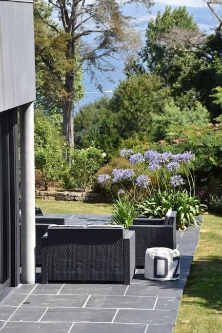 Day, Garden, Seating area, Garden view, Sea view