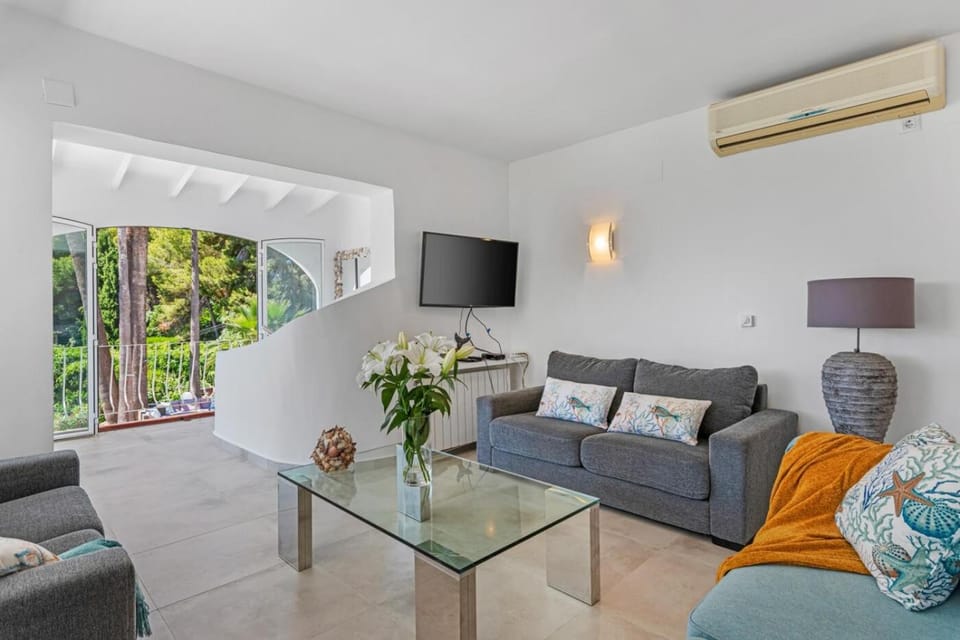 Communal lounge/ TV room, Living room