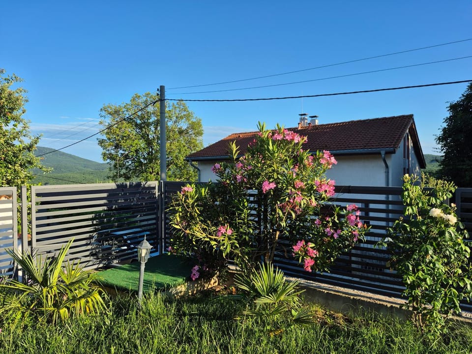 Къщички Sunrise Campground/ 
RV Resort in Burgas Province