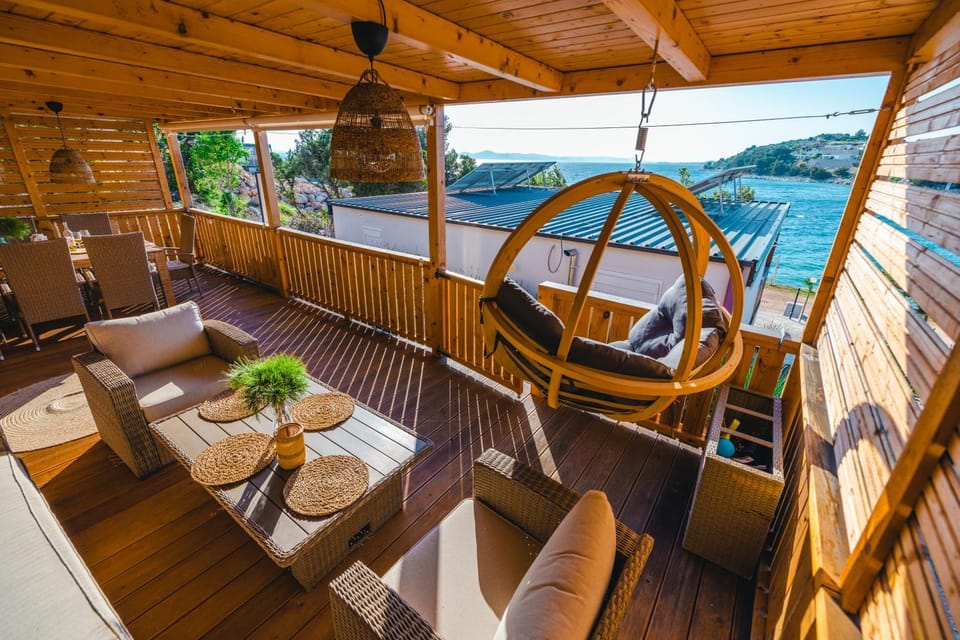 Activities, Balcony/Terrace, Seating area