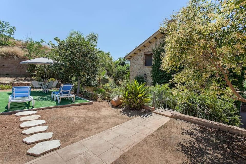 Property building, Patio, Garden, Pool view, Swimming pool, sunbed