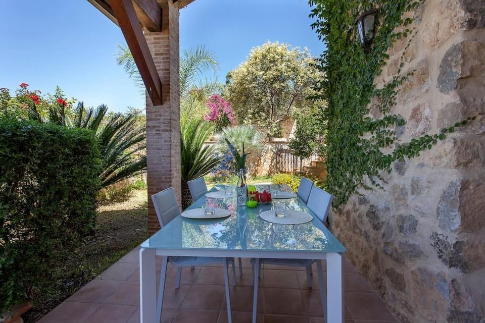 Patio, Garden, Dining area, Garden view