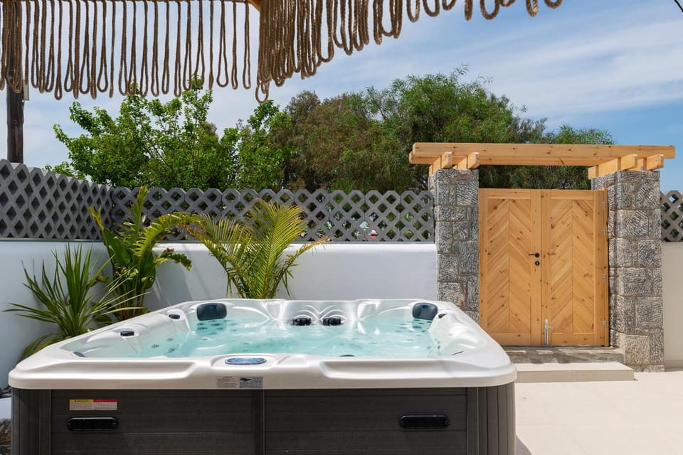Hot Tub, Hot Tub