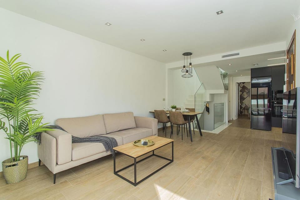 TV and multimedia, Kitchen or kitchenette, Living room, Dining area