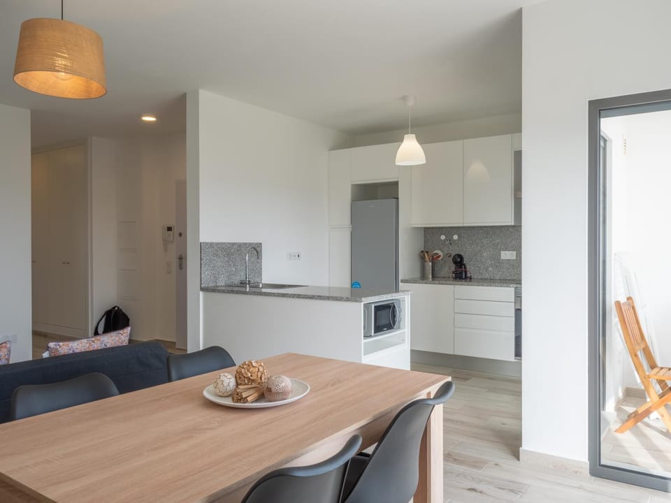 Surfer’s Pitstop Apartment in Faro District