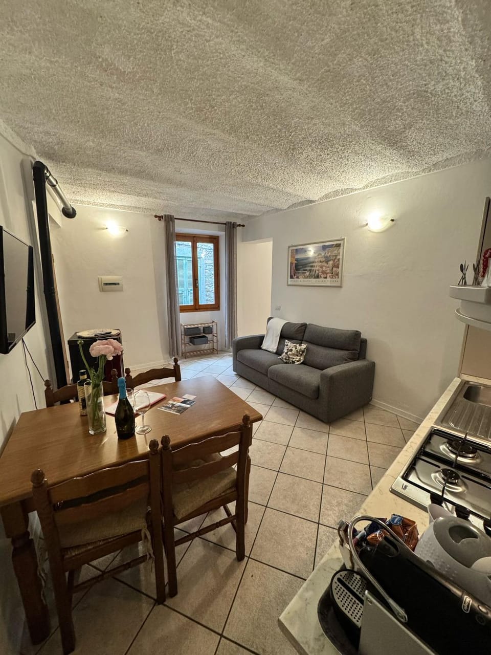 TV and multimedia, Kitchen or kitchenette, Living room, Dining area