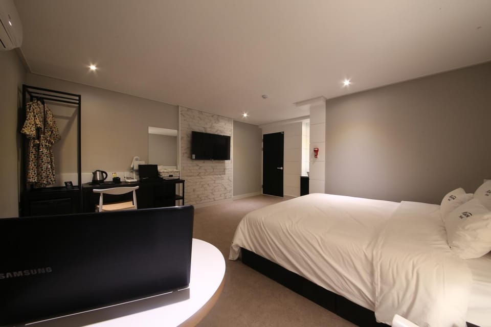 Almond Hotel Gupo Station Hotel in Busan