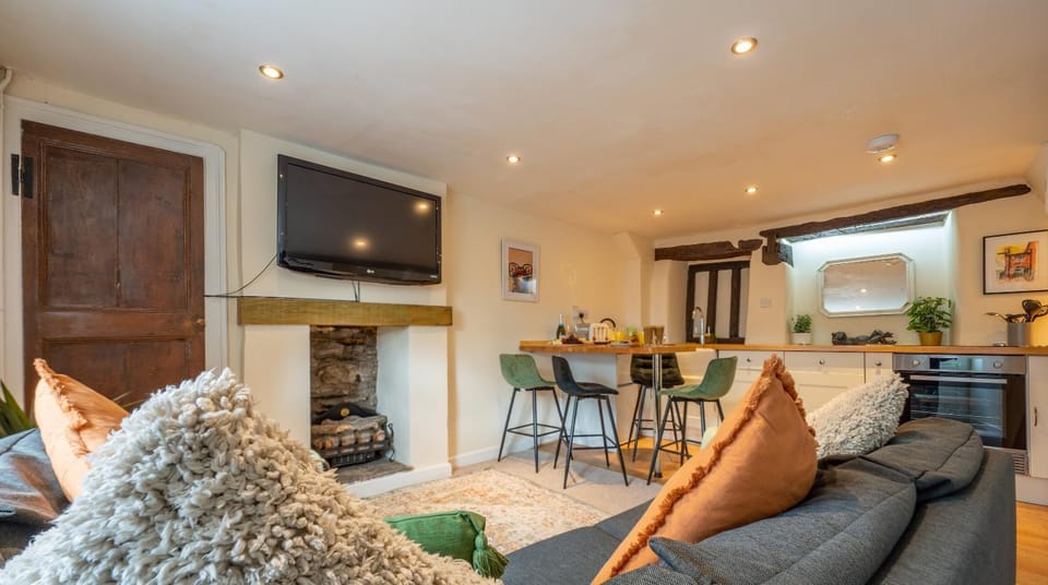Wee Toad Hole Heart of Kendal - Cottage sleeps 4-6 - Dogs Welcome House in England