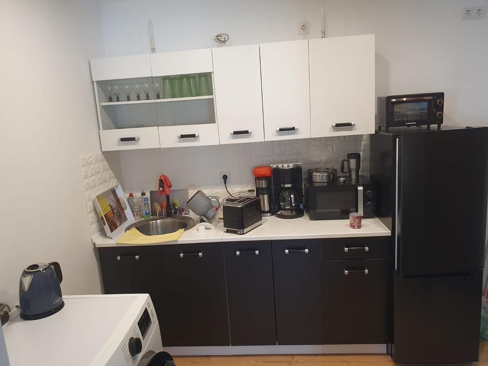 Coffee/tea facilities, minibar, toaster, washing machine