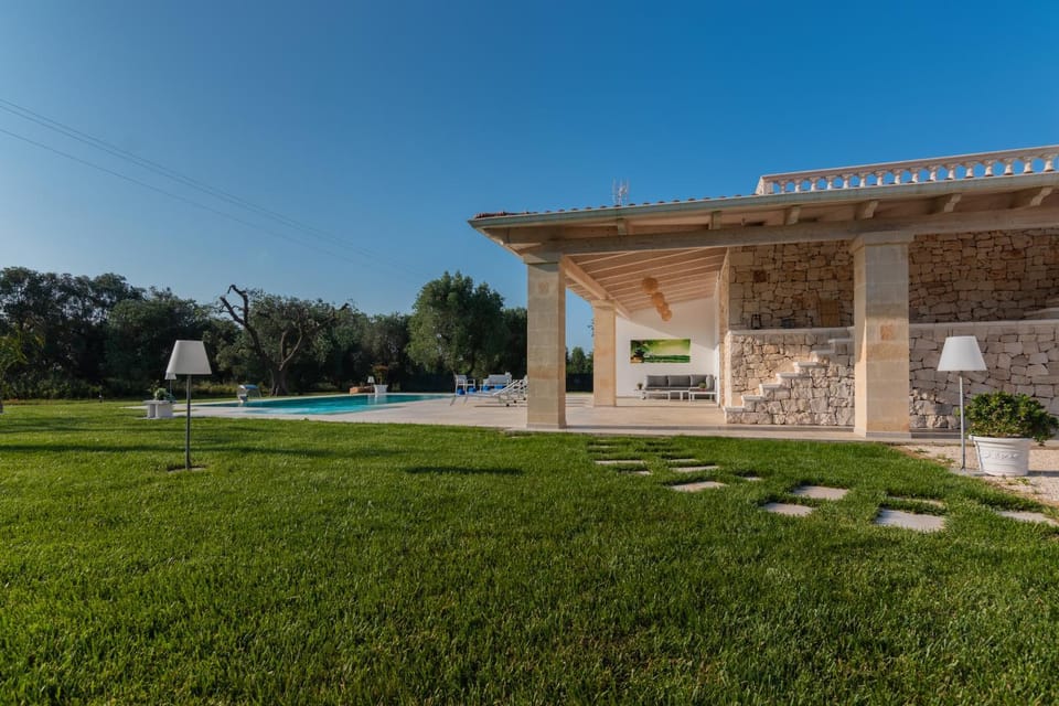 Property building, Garden, Pool view