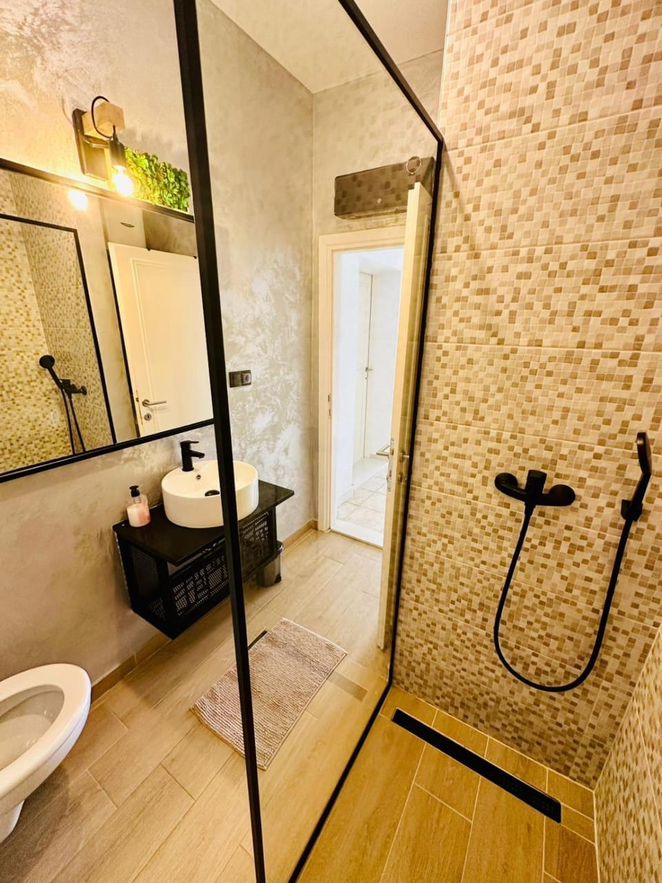 Shower, Toilet, Bathroom