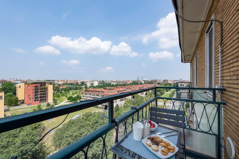View (from property/room), Balcony/Terrace, City view