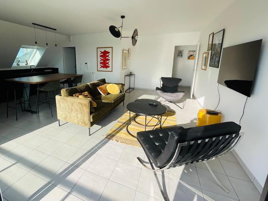 Appartement lumineux et spacieux, terrasse et parking privé Apartment in Concarneau