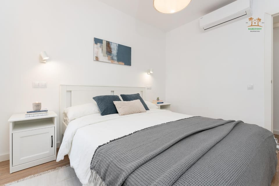 Bed, Bedroom, air conditioner
