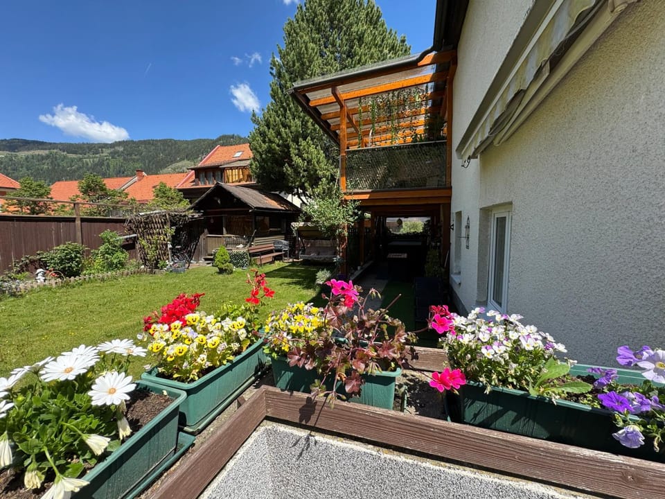Steinadler Apartments Quiet Location Garden, Private Parking Pet Friendly Apartment in Carinthia, Austria