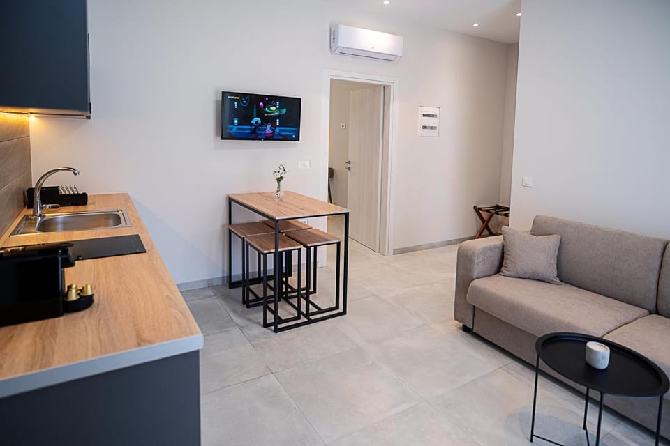 TV and multimedia, Kitchen or kitchenette, Dining area
