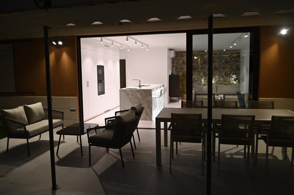 Off site, Balcony/Terrace, Dining area