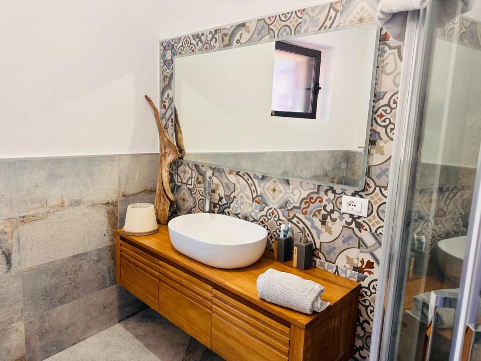 Il Giardino davanti al Mare House in Sardinia