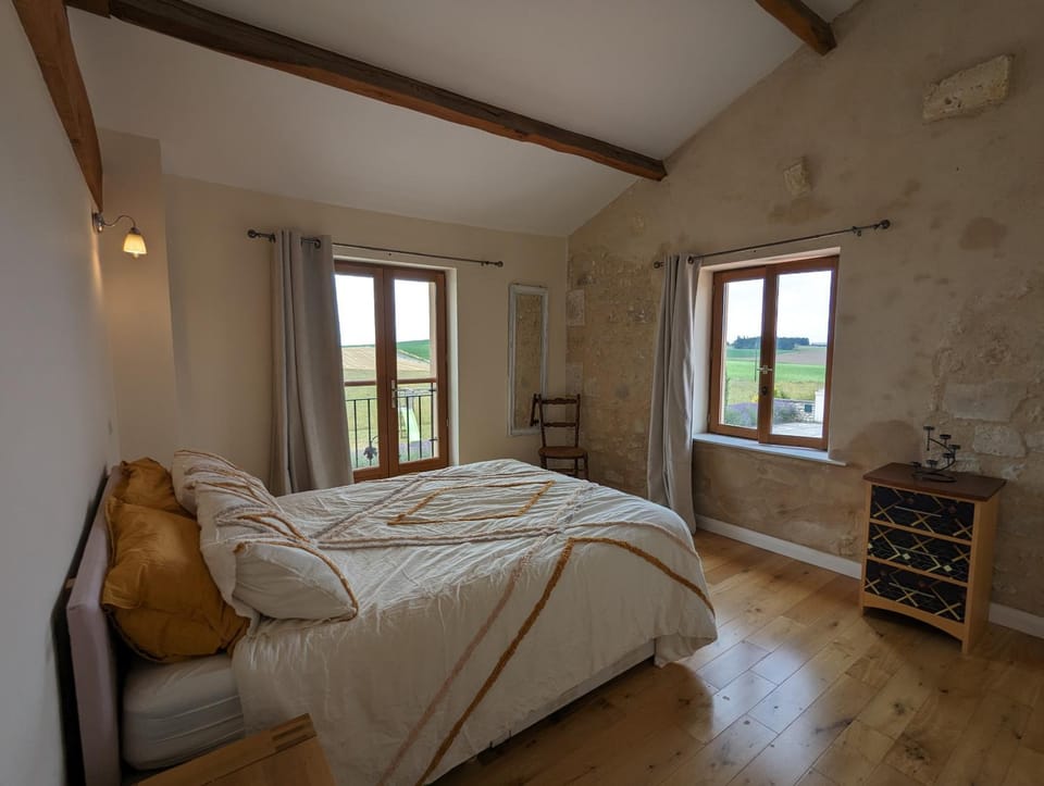 Grange des Bardins House in Nouvelle-Aquitaine