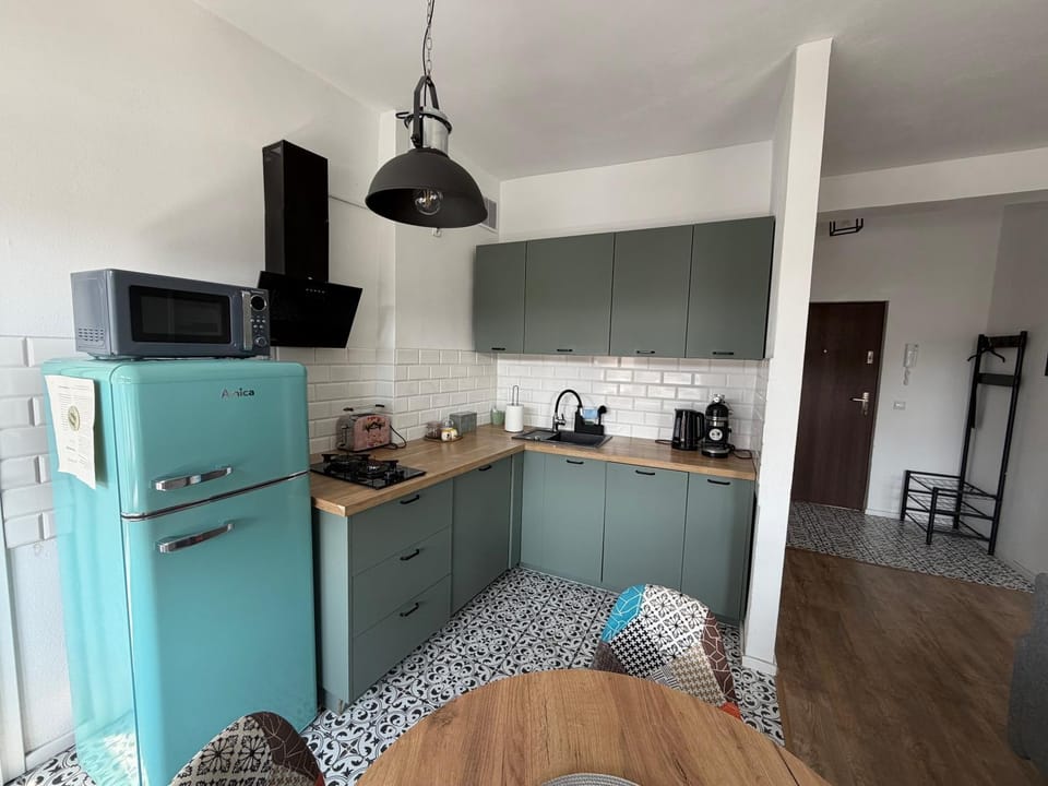 Coffee/tea facilities, Kitchen or kitchenette, Dining area, dishwasher, oven, pet friendly, stove, toaster