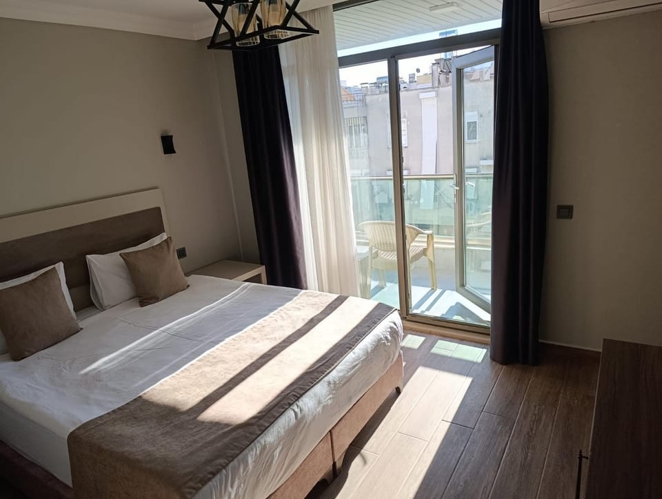 Bed, View (from property/room), Balcony/Terrace, Photo of the whole room