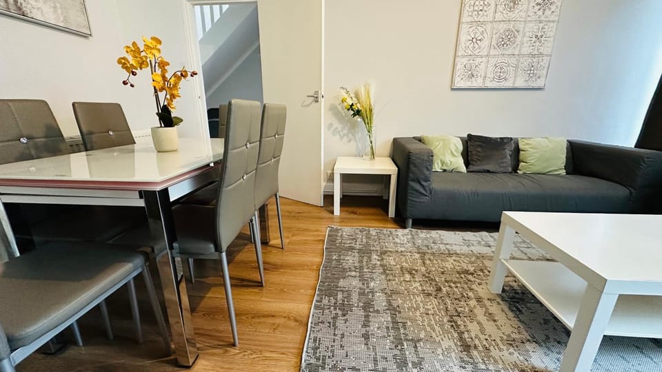 Lovely 4bed property, London 8min to Oxford Street Apartment in London