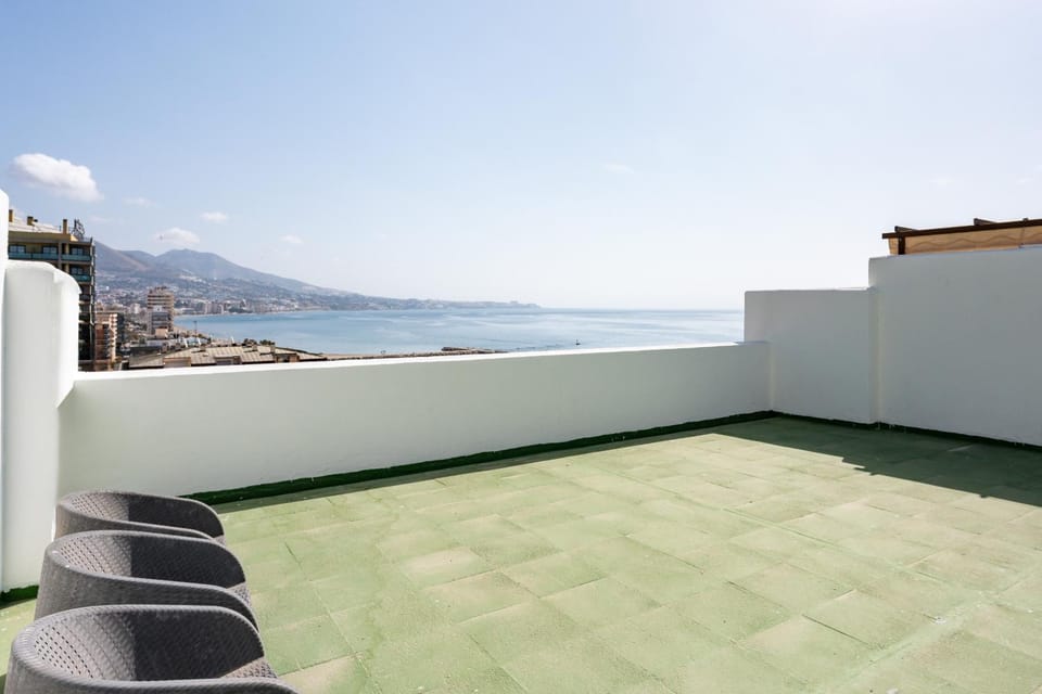 Property building, Balcony/Terrace, Living room