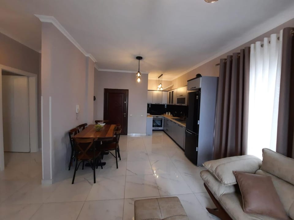 Kitchen or kitchenette, Living room, Seating area, Dining area, minibar