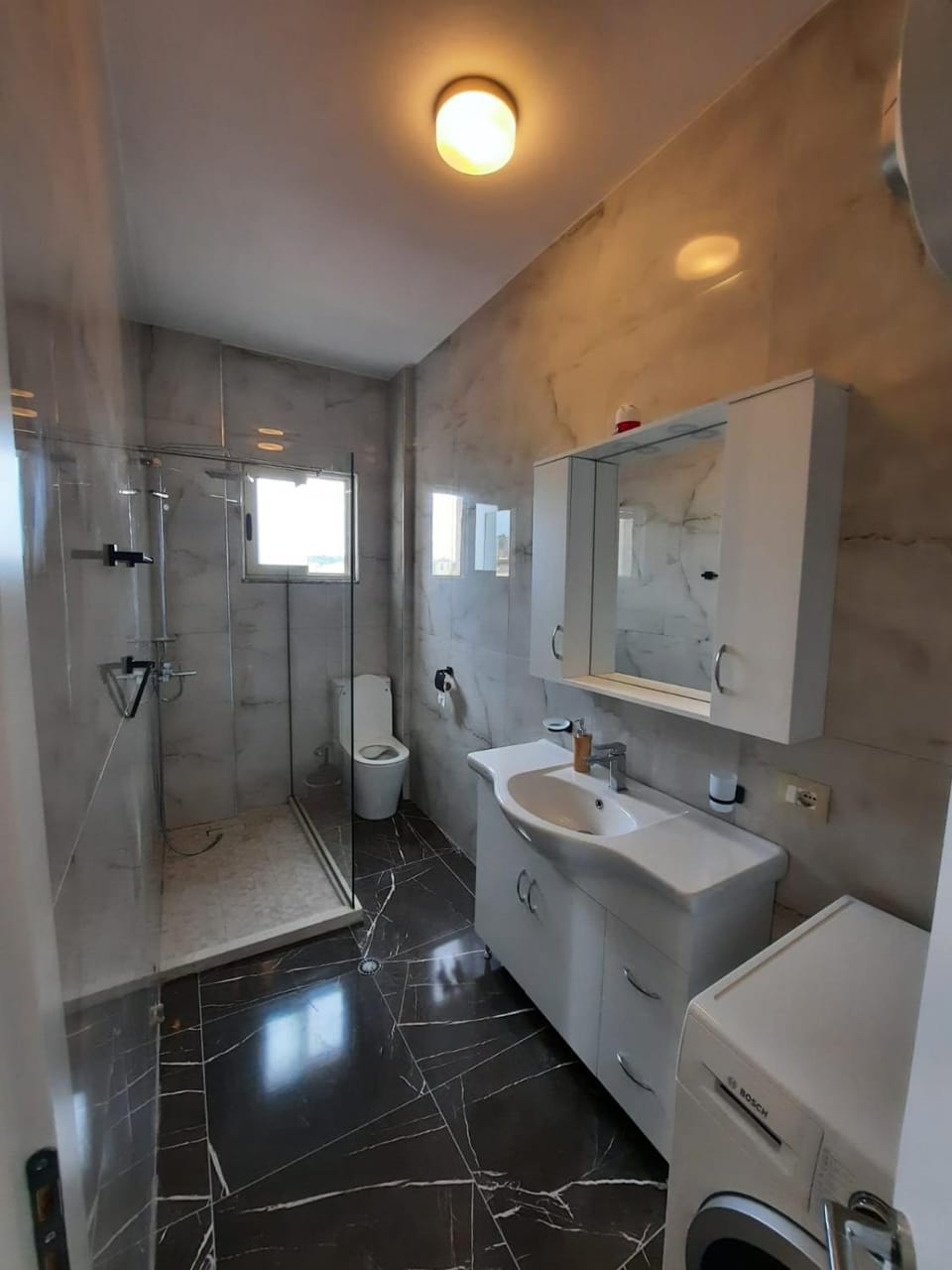 Shower, Toilet, Bathroom, Bath, towels