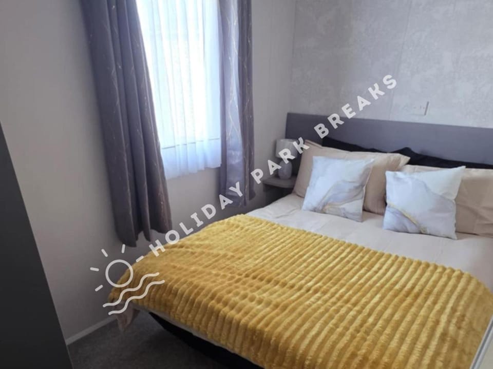 Stylish Family Caravan Retreat - Seal Bay, Selsey House in Selsey