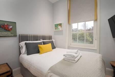 Trendy Hampstead Flat RH7 Apartment in London Borough of Camden
