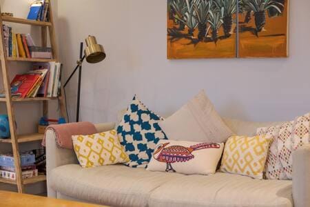 Trendy Hampstead Flat RH7 Apartment in London Borough of Camden
