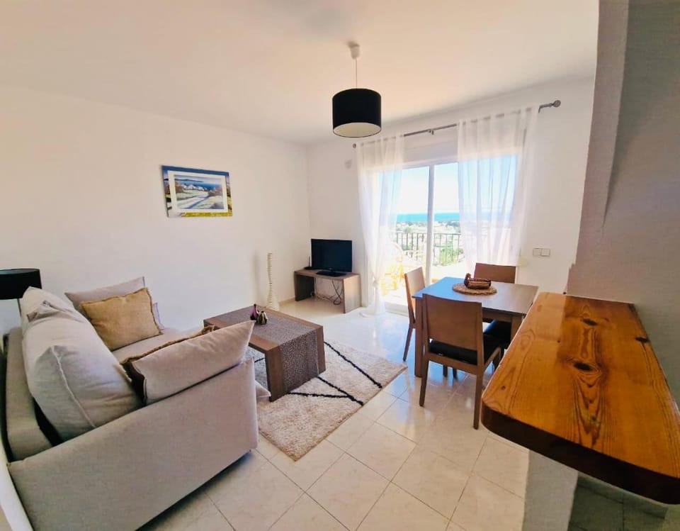 TV and multimedia, Living room, Seating area, Dining area, Evening entertainment