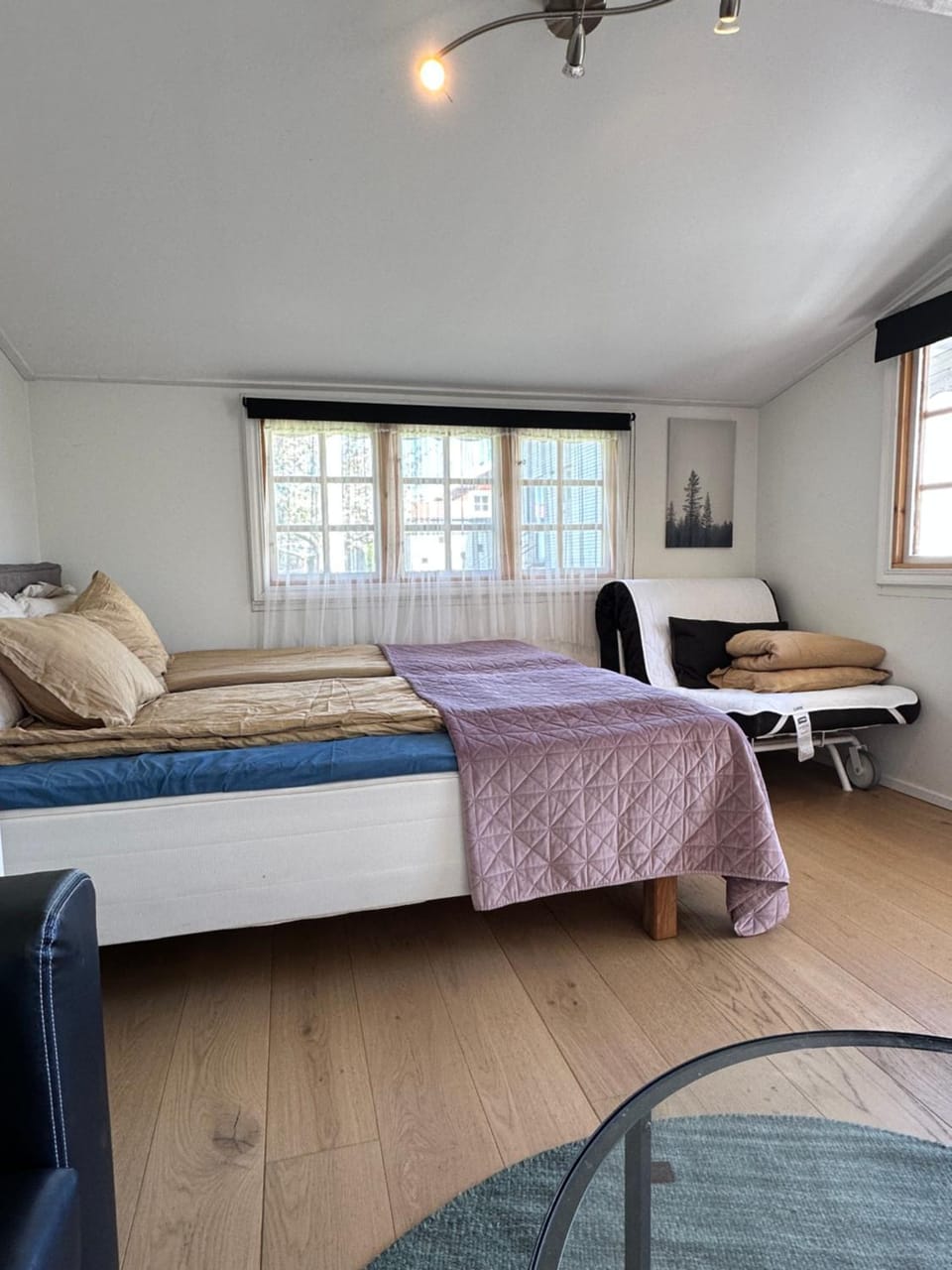 Mysig stuga i lugnt villaområde med eget badrum och kök i huvudbyggnadens källare Apartment in Kalmar County, Sweden