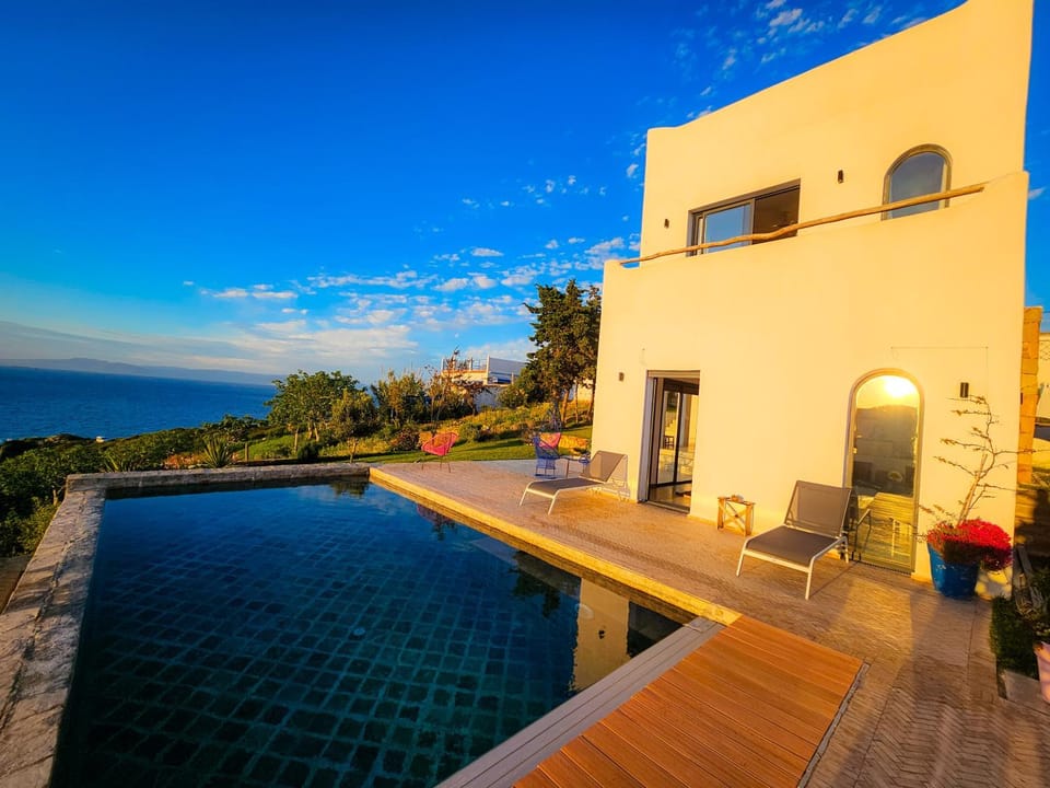 Très belle villa avec piscine et vue incroyable sur mediterannée (DAR NAIM) Villa in Tangier-Tétouan-Al Hoceima