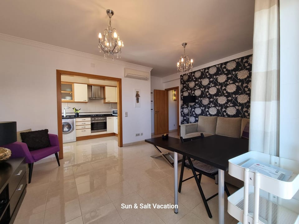 Kitchen or kitchenette, Living room, pet friendly, stove