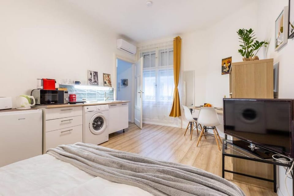 UrbanNest - Super Cozy Apartment by NW Apartment in Budapest