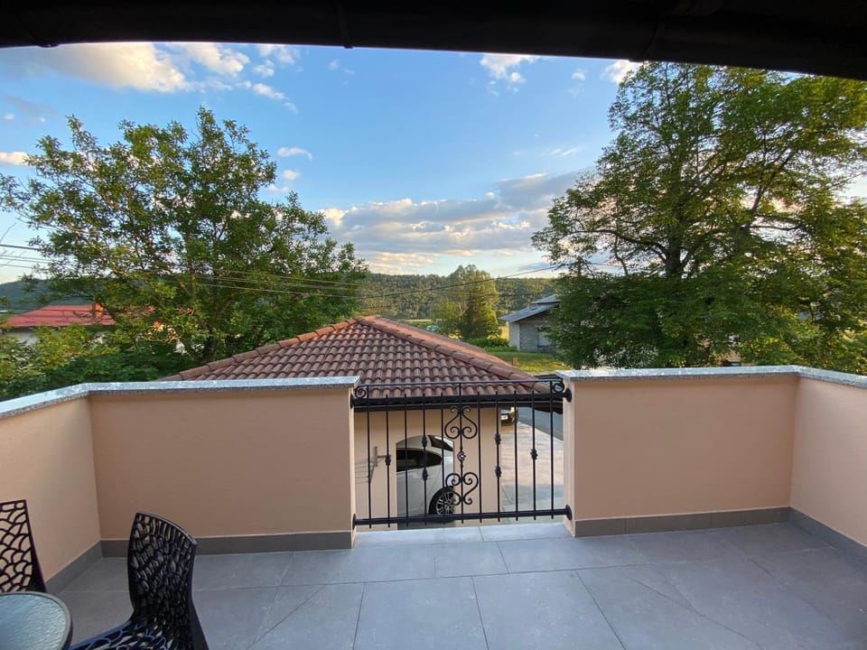 Day, View (from property/room), Balcony/Terrace, Mountain view