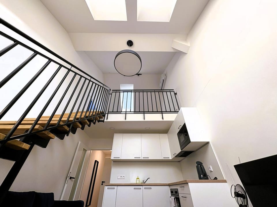 Communal lounge/ TV room, TV and multimedia, Photo of the whole room, Area and facilities, Area and facilities, internet, microwave, oven, air conditioner, air conditioner