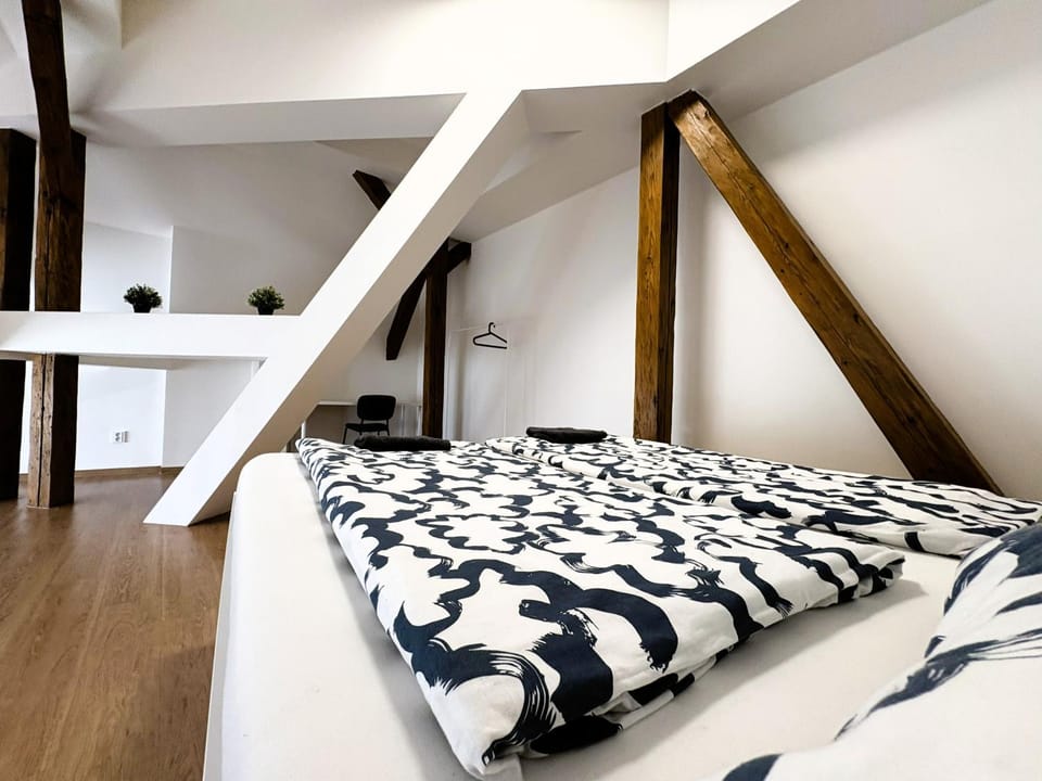 Bed, Day, Photo of the whole room, Bedroom, Area and facilities, furniture, towels, towels