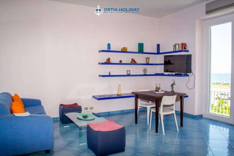 Communal lounge/ TV room, TV and multimedia, Seating area, Dining area