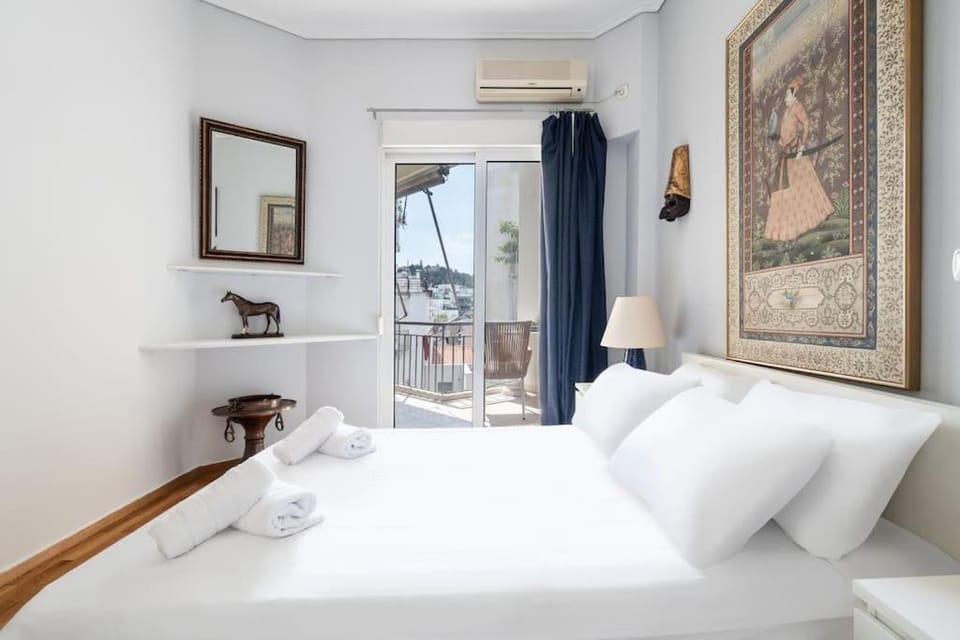 All time Classic: Pianist's 5th FL Apt @ Acropolis Apartment in Athens