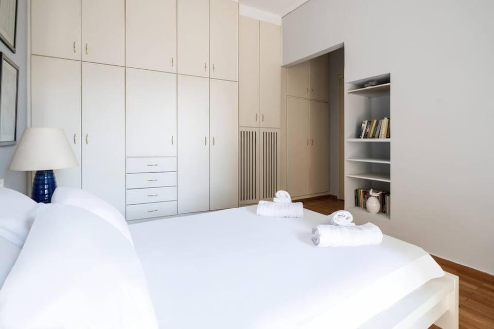 All time Classic: Pianist's 5th FL Apt @ Acropolis Apartment in Athens
