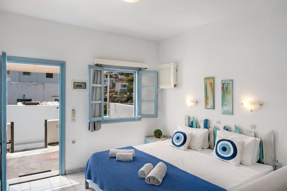 Property building, Living room, Bedroom