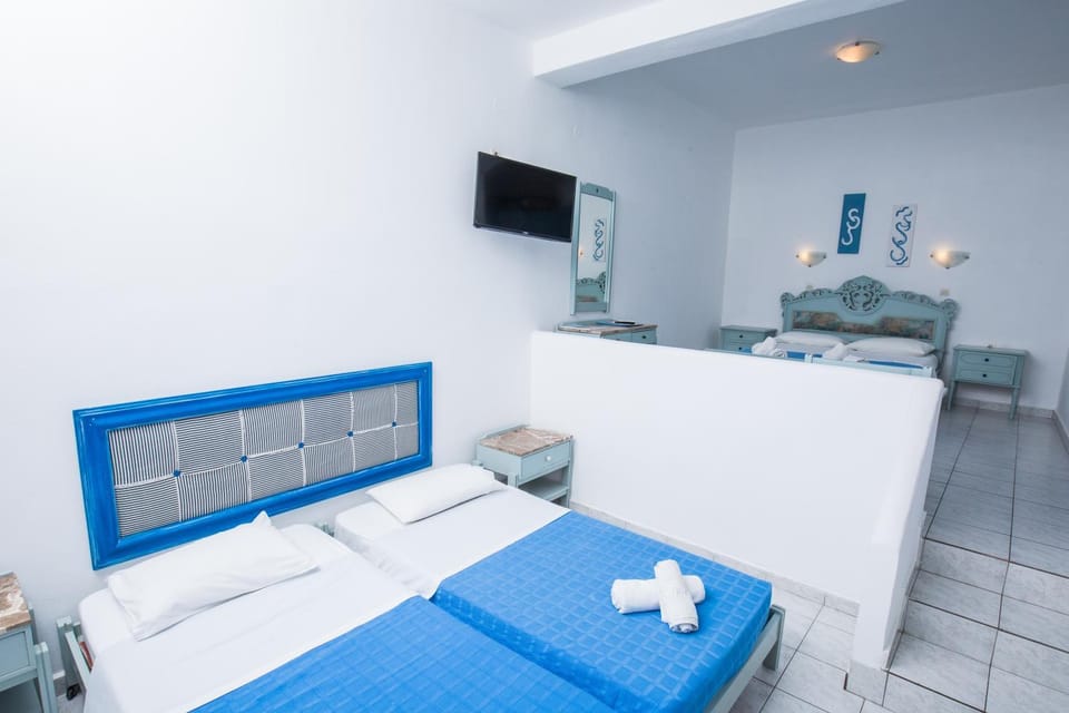 Property building, Living room, Bedroom