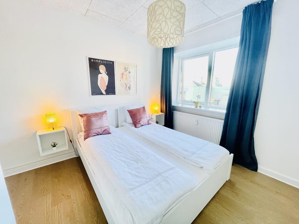 Bed, Bedroom, internet, internet